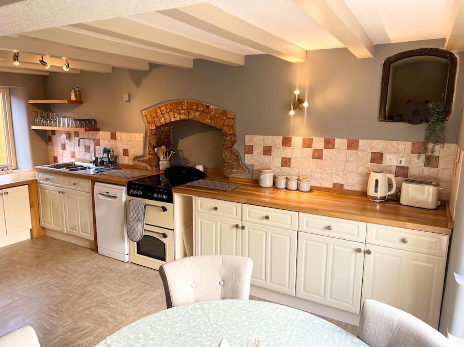 Countryside Converted Barn With Hot Tub Newton Abbot Zewnętrze zdjęcie